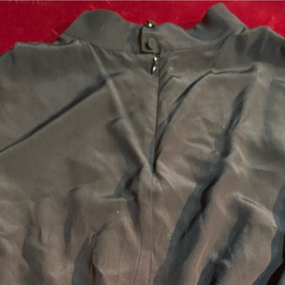 FRAME black silk keyhole Top in Noir career size small - Picture 2 of 5